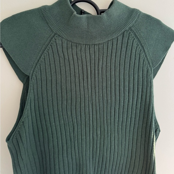 Varley Fowler Knitted tank with peekaboo back NWT - Picture 5 of 9